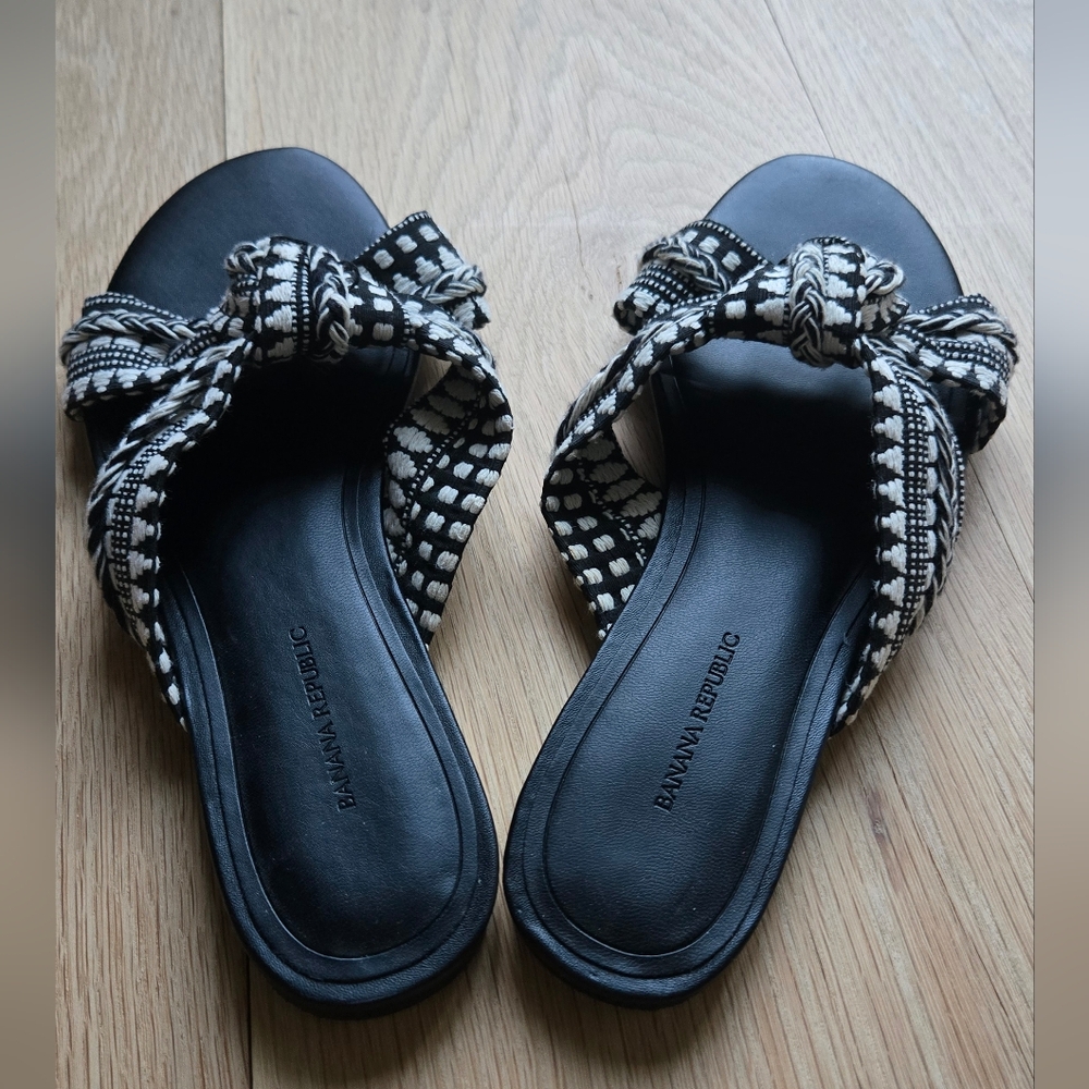 Banana Republic B&W Woven Fabric Slides - Picture 4 of 5